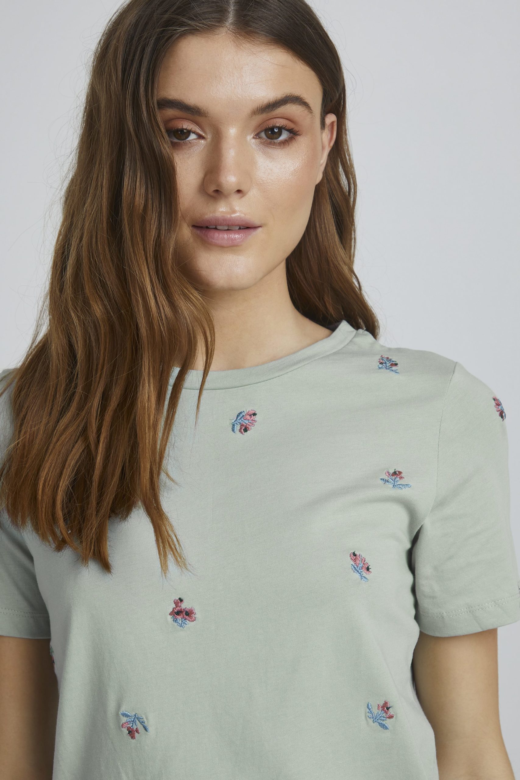 T-shirt brodé fleur – Image 5