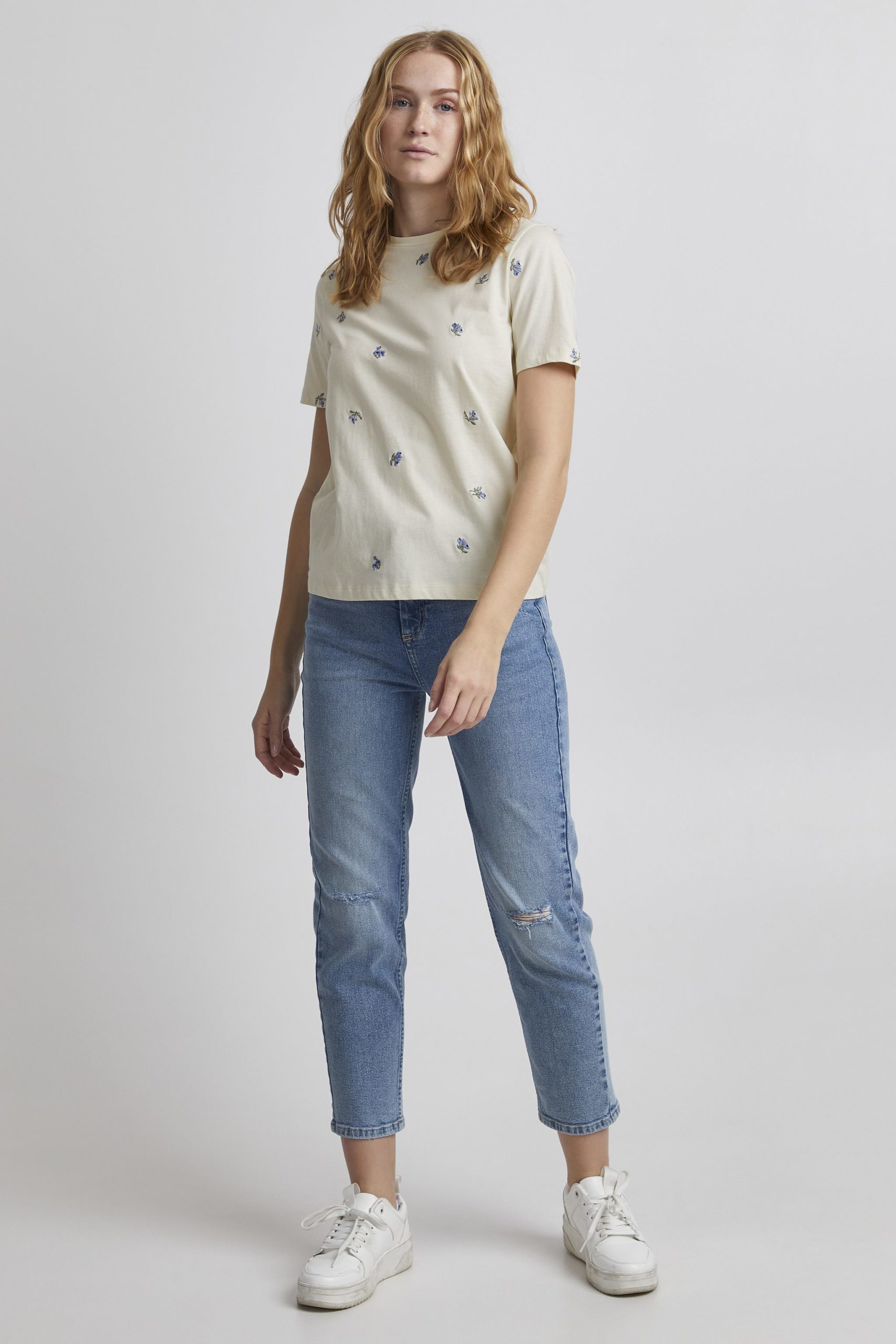 T-shirt brodé fleur