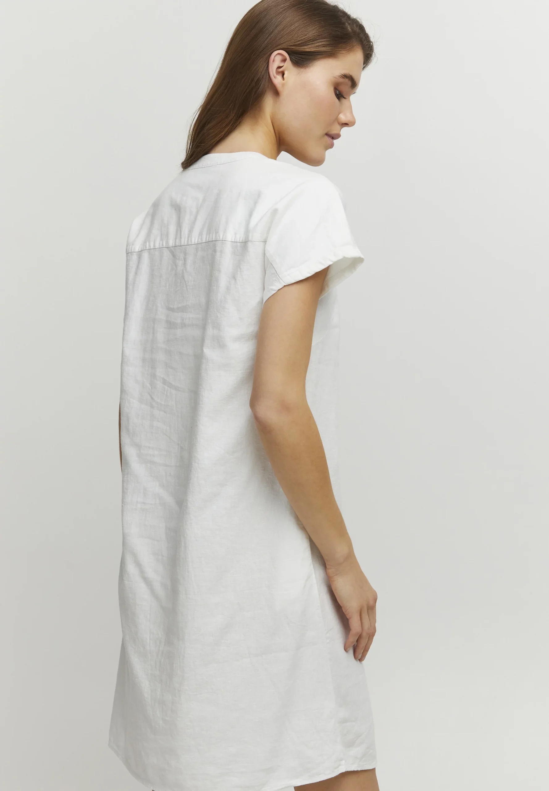 Robe courte en lin blanc – Image 3